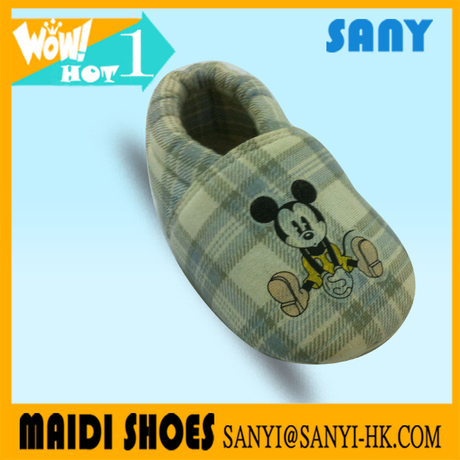 Wholesale Soft Sole Cartoon Printed Warm Infant Shoes In China