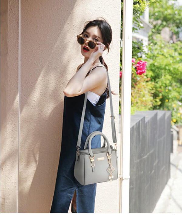 Brand Women Hairball Ornaments Totes Solid Sequined Handbag Hotsale Party Purse Ladies Messenger Crossbody Shoulder Bags