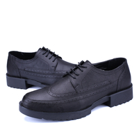 Hot Sale Formal Men Shoes British Vintage Pointed Toe Bullock Carved Leather Shoes Fashion 2018 fashion new style