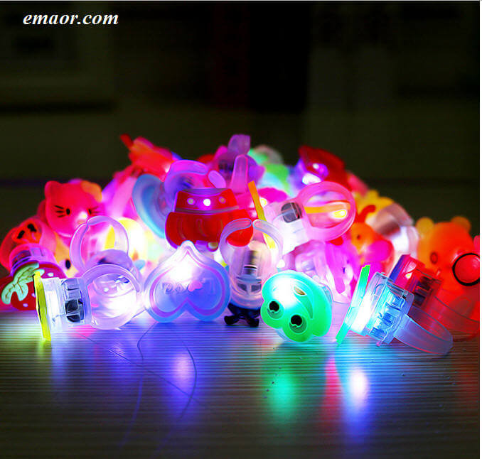 5pcs Cartoon LED Glow Rings, Light Up Rings Party Favors for Kids Best ...